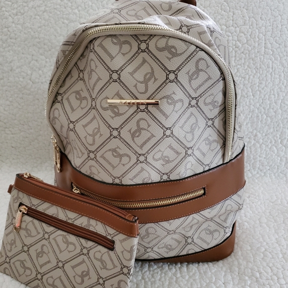 🟥 $32 Special ..Dasein Backpack - Picture 2 of 6